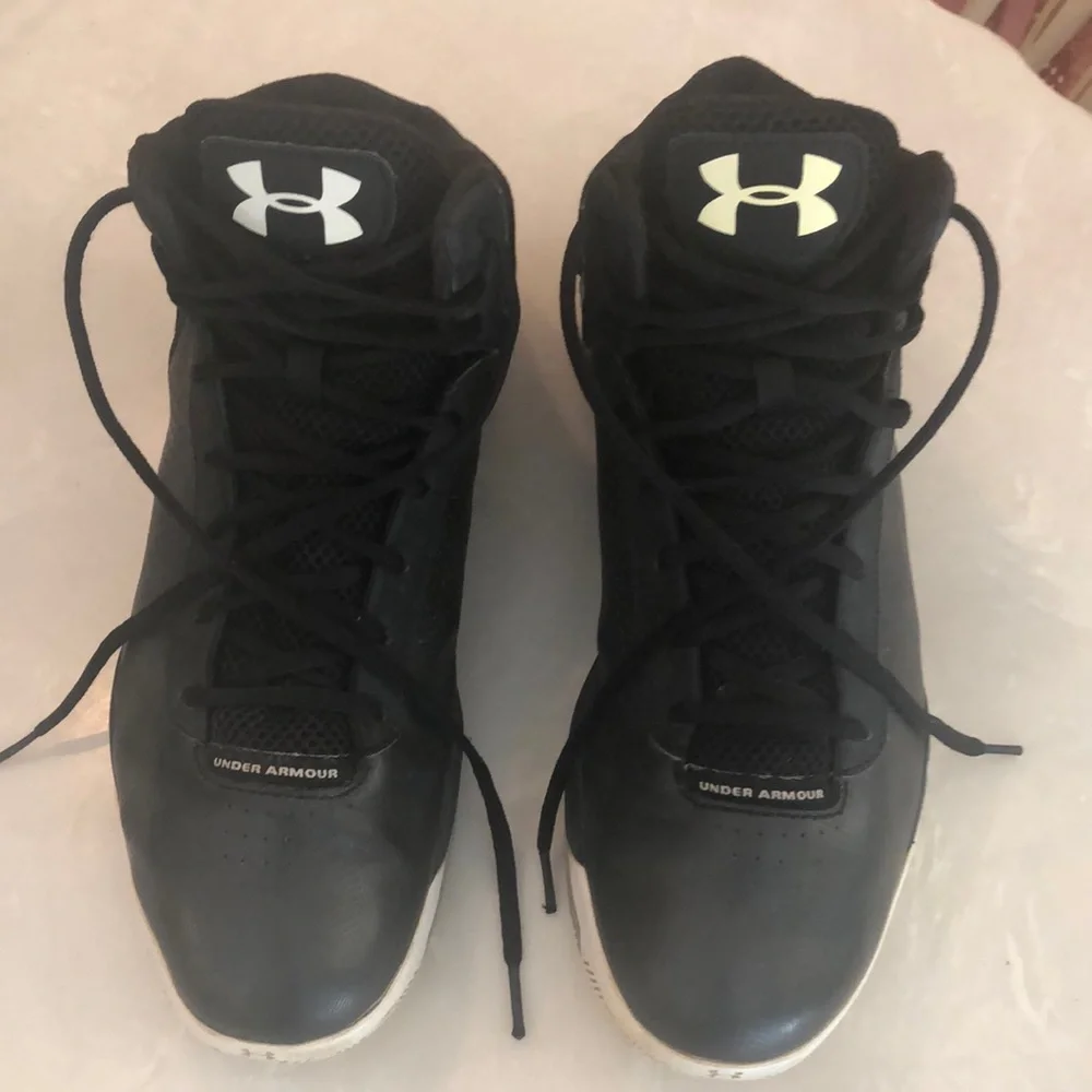 Under Armor Men’s Micro G Sneakers